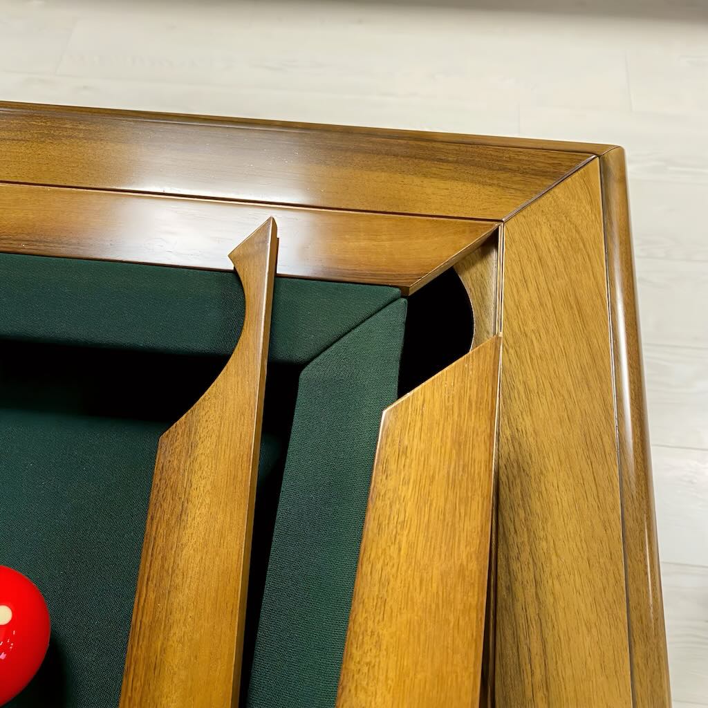 billard mixte jeu américain et jeu français avec trous invisibles